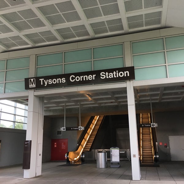 8/13/2018에 Samir L.님이 Tysons Metro Station에서 찍은 사진