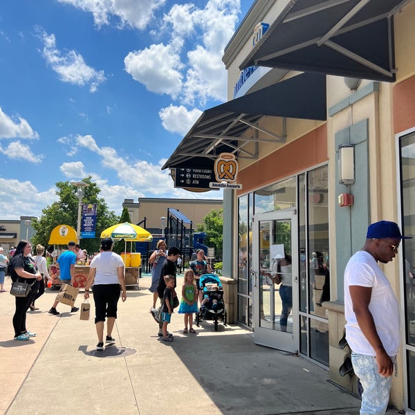 Cincinnati Premium Outlet Food Court Food Court