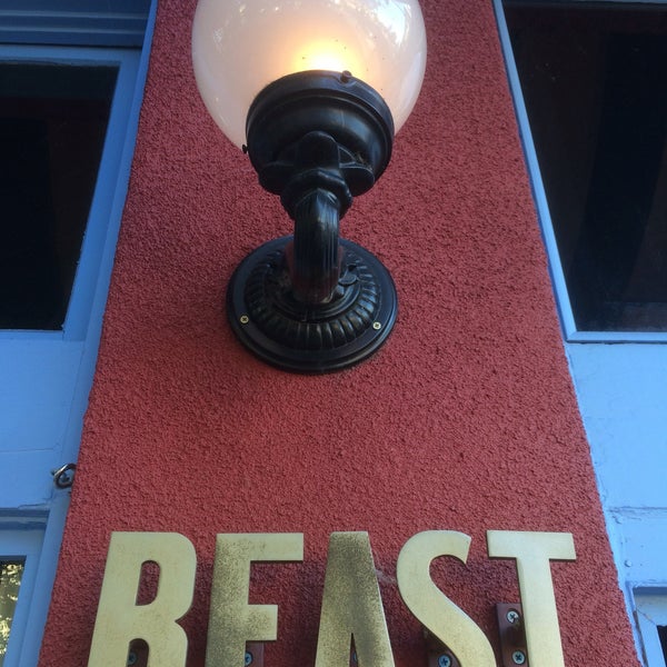 Foto tirada no(a) Beast por Kevin L. em 8/28/2016