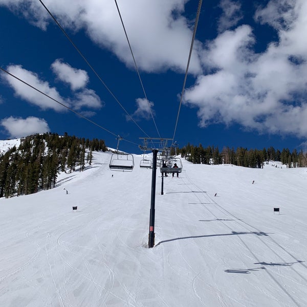 Photo taken at Mammoth Mountain Ski Resort by Lucy Y. on 5/10/2024