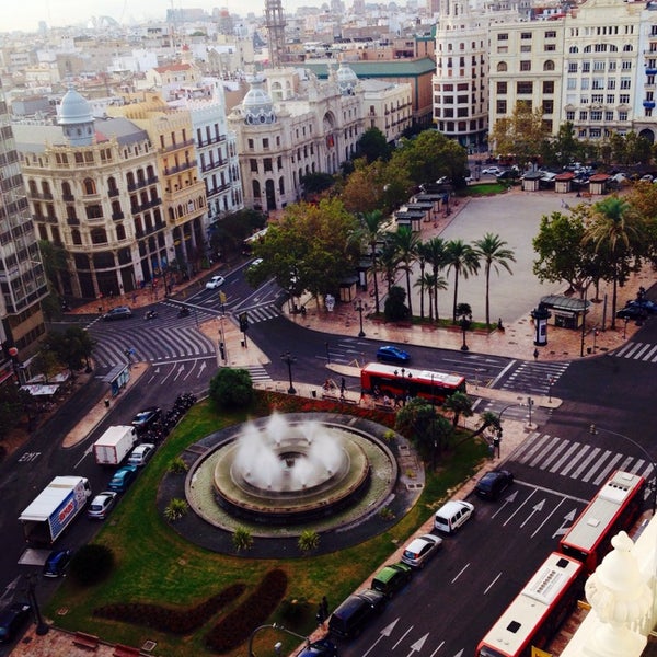 รูปภาพถ่ายที่ Melia Plaza Hotel Valencia โดย Jan-Pieter V. เมื่อ 10/11/2013