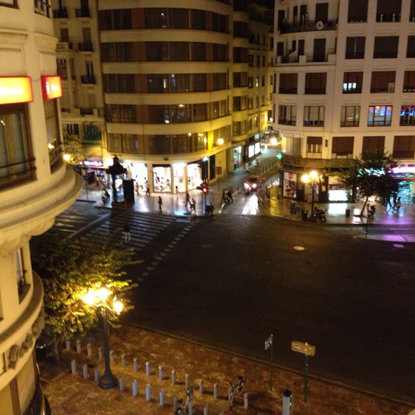 รูปภาพถ่ายที่ Melia Plaza Hotel Valencia โดย Jan-Pieter V. เมื่อ 10/10/2013