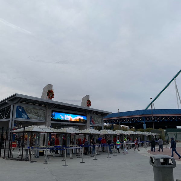 Photo taken at Carowinds by Clifton S. on 11/23/2018