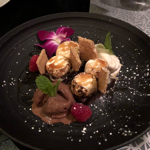 9/25/2018 tarihinde Igor G.ziyaretçi tarafından Restaurant Anzu'de çekilen fotoğraf