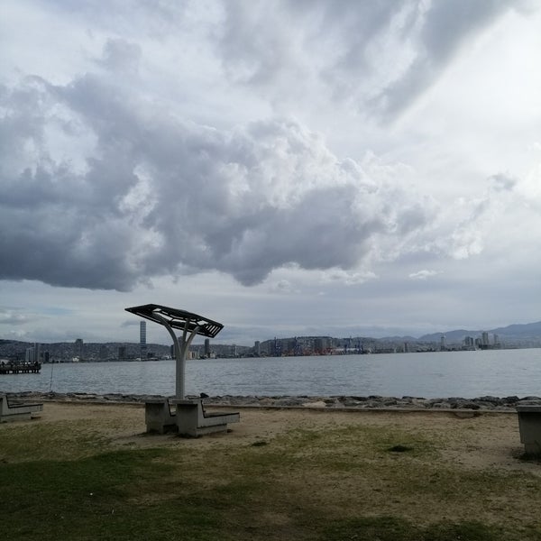 Photo taken at Bayraklı Sahili by Ümrn . on 3/5/2024