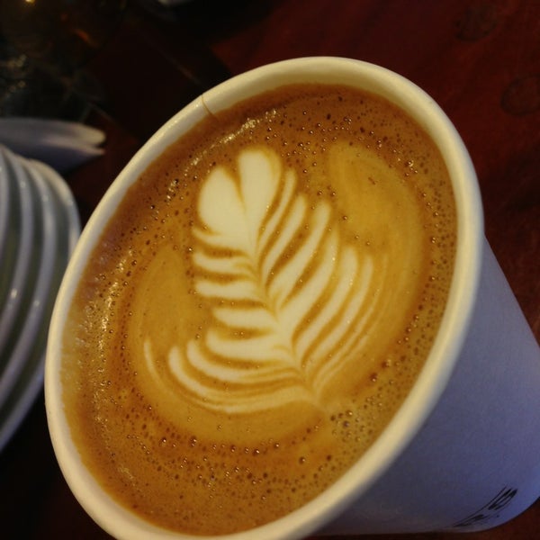 Foto scattata a Two Rivers Craft Coffee Company da Tim S. il 8/14/2013