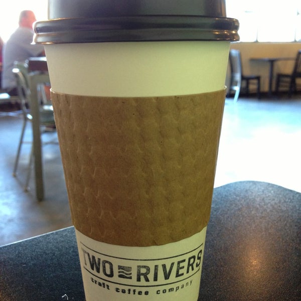 5/21/2013 tarihinde Tim S.ziyaretçi tarafından Two Rivers Craft Coffee Company'de çekilen fotoğraf