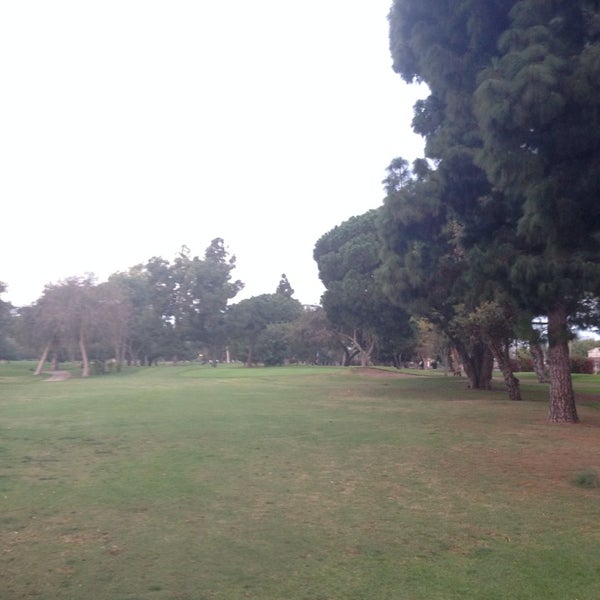Foto diambil di Heartwell Golf Course oleh James Chip A. pada 11/16/2013