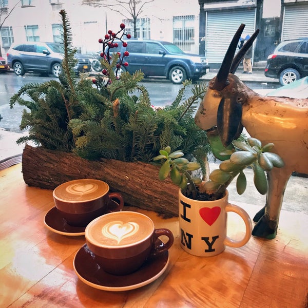 Foto tirada no(a) The Jolly Goat Coffee Bar por Joy em 12/3/2018