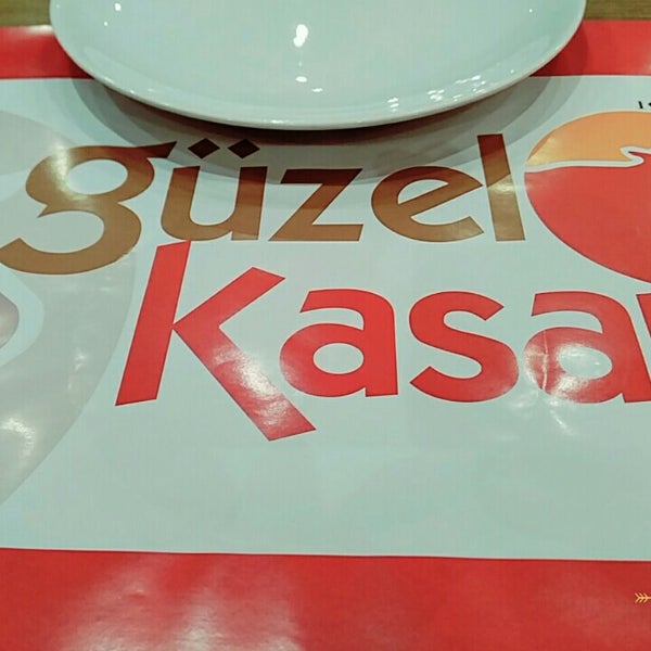 รูปภาพถ่ายที่ Güzel Kasap โดย Utku E. เมื่อ 2/13/2016