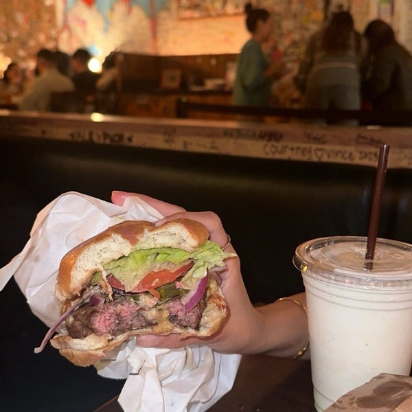 Foto diambil di Burger Joint oleh A pada 4/18/2024