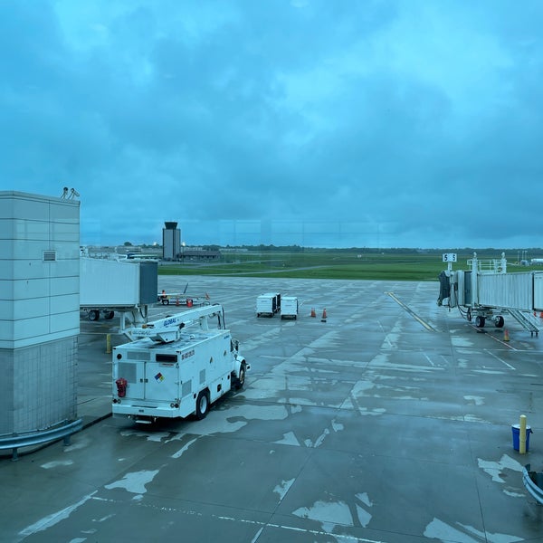 Foto tirada no(a) Springfield-Branson National Airport (SGF) por Nick C. em 6/1/2021
