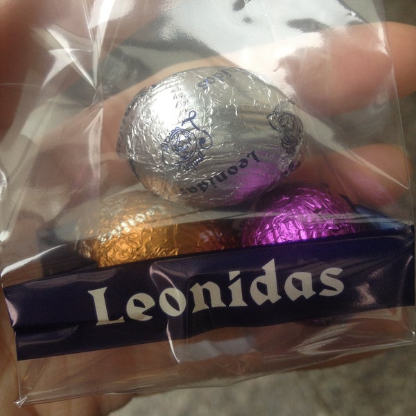 รูปภาพถ่ายที่ Leonidas Chocolate โดย Shannon S. เมื่อ 4/18/2013