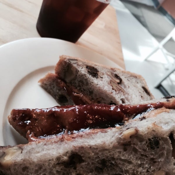 Stumptown Cold Brew and a PBJ on raisin walnut bread. Be social or pull out a laptop. Yum.