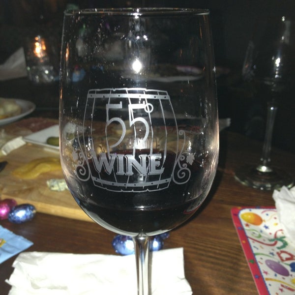 3/25/2013에 Oscar H.님이 55° Wine Bar에서 찍은 사진
