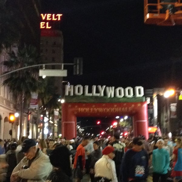 Photo taken at Hollywood Half Marathon &amp; 5k / 10k by Oscar H. on 4/5/2014