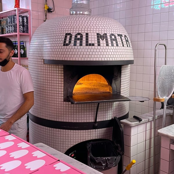 Foto tomada en Dalmata Pizza  por abdulaziz A. el 12/7/2021