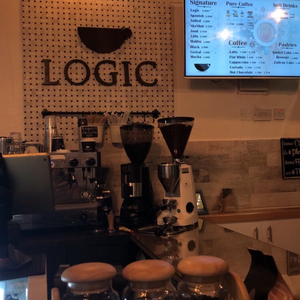 Photo prise au Logic cafe لوجك كافية par noof a. le7/5/2019