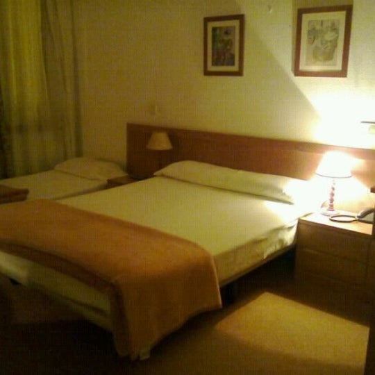 Preparados para dormir....habitación doble 45€ e individual 35€.