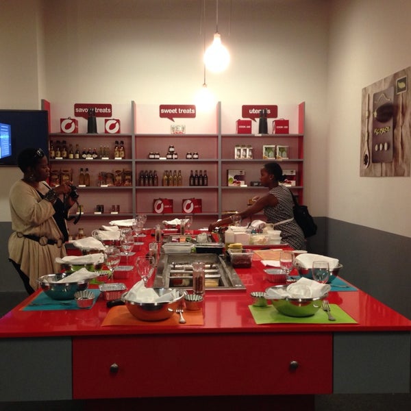 10/3/2013 tarihinde Restaurant Fairyziyaretçi tarafından Cook &amp; Go'de çekilen fotoğraf