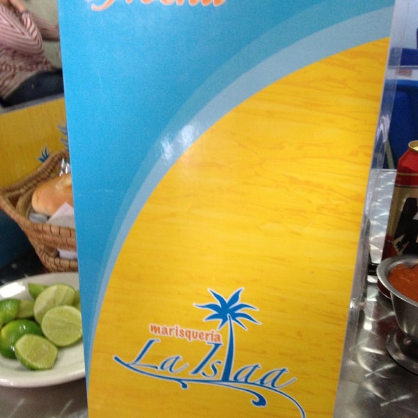 Photo taken at Restaurante La Islaa by Oscar M. on 5/5/2013