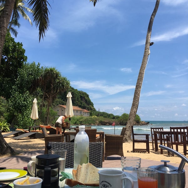 รูปภาพถ่ายที่ CoCoBay Unawatuna โดย Nilay K. เมื่อ 5/5/2016