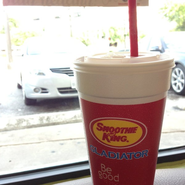 Photo taken at Smoothie King by Khalid A. on 6/14/2013
