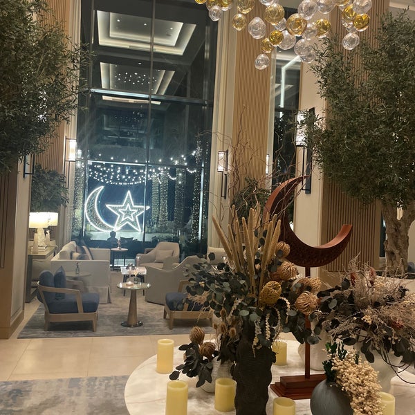 vida beach resort marassi al bahrain - 8 visitors