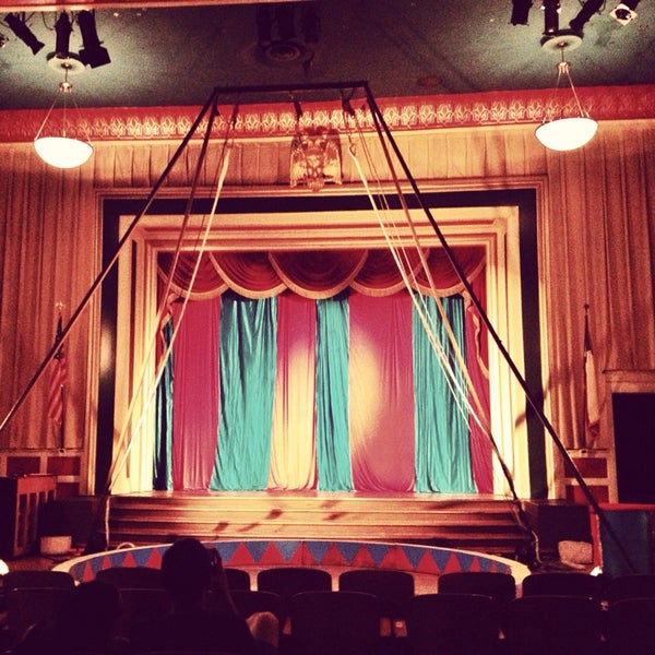 6/29/2013 tarihinde Erica K.ziyaretçi tarafından Scottish Rite Theatre'de çekilen fotoğraf
