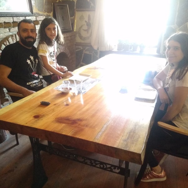 Das Foto wurde bei Taş Han Cafe von Mmm am 7/29/2018 aufgenommen