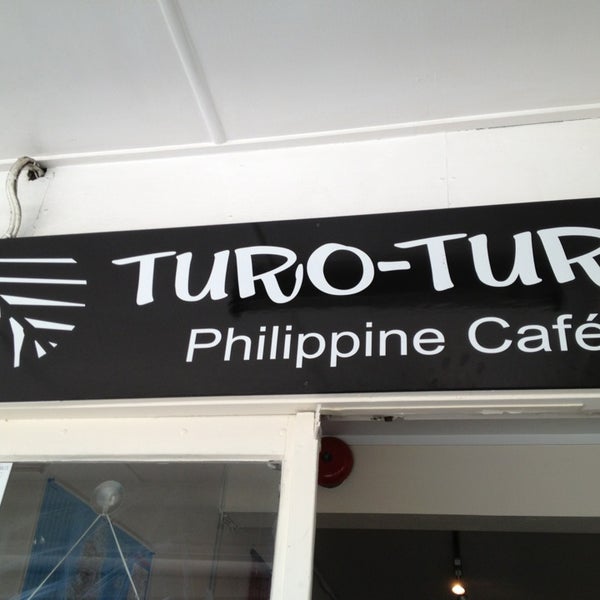 Снимок сделан в Turo-Turo Philippine Café пользователем Lim Kim L. 3/27/2013