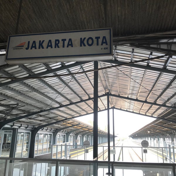 Photo taken at Stasiun Jakarta Kota by 下総 on 10/29/2019