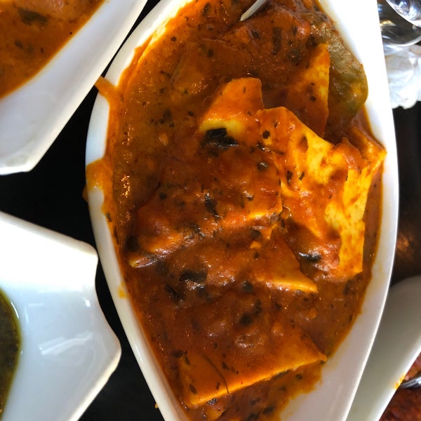 Photo prise au Tulsi Indian Restaurant par Pradeep K. le5/24/2019