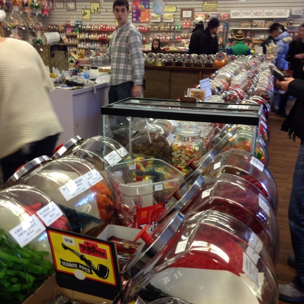 3/16/2014 tarihinde Christy T.ziyaretçi tarafından Wayside Country Store'de çekilen fotoğraf