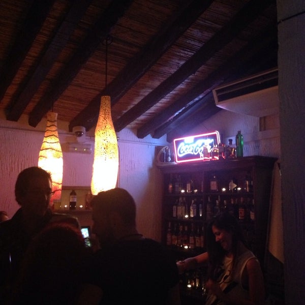 Foto diambil di La Sal Bar de Copas oleh David P. pada 5/3/2014