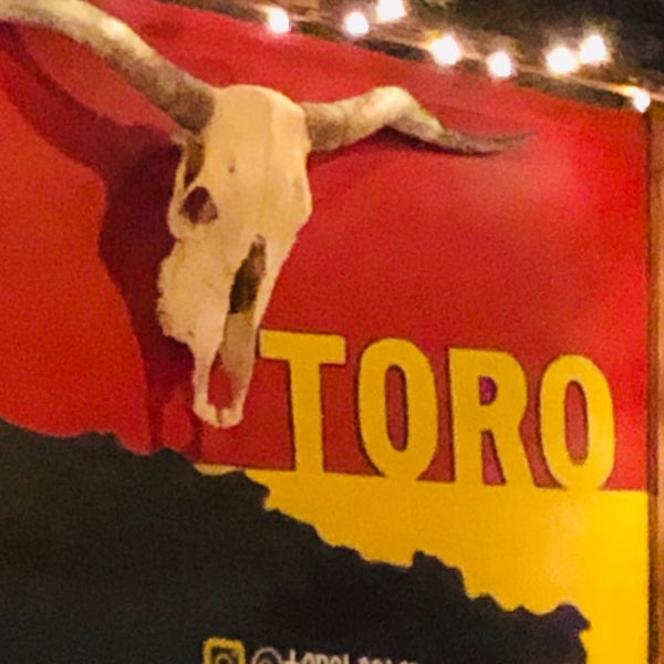 Foto tomada en Toro Restaurant  por Ashara C. el 1/21/2020