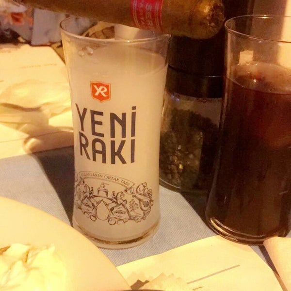 Снимок сделан в Kandil Restaurant Şafak Usta&#39;nın Yeri пользователем by...ym💤 7/31/2018