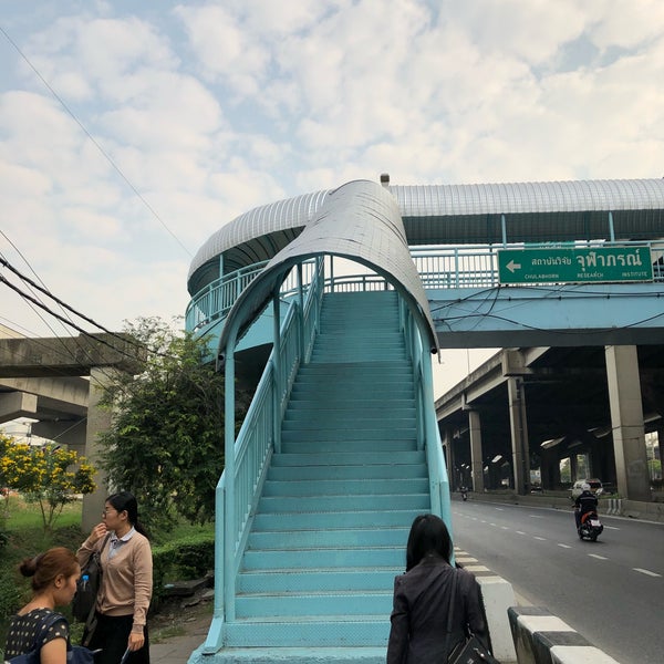 BMTA Bus Stop โรงแรมมิราเคิล แกรนด์ คอนเวนชั่น (Miracle Grand Convention Hotel) หลักสี่