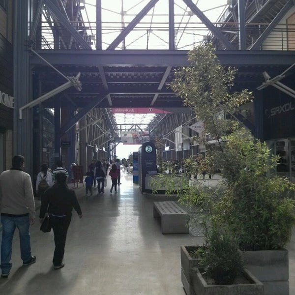 Easton Outlet Mall Shopping Mall in Quilicura