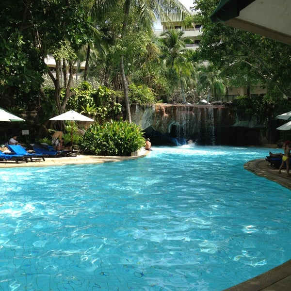 Foto diambil di Garden Pool @ Hilton Phuket Arcadia Resort &amp; Spa oleh Caro pada 1/6/2013