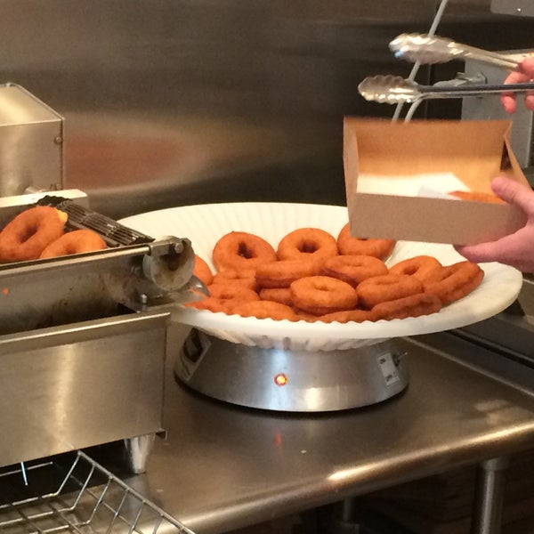 9/16/2015にCaroがDuck Donutsで撮った写真