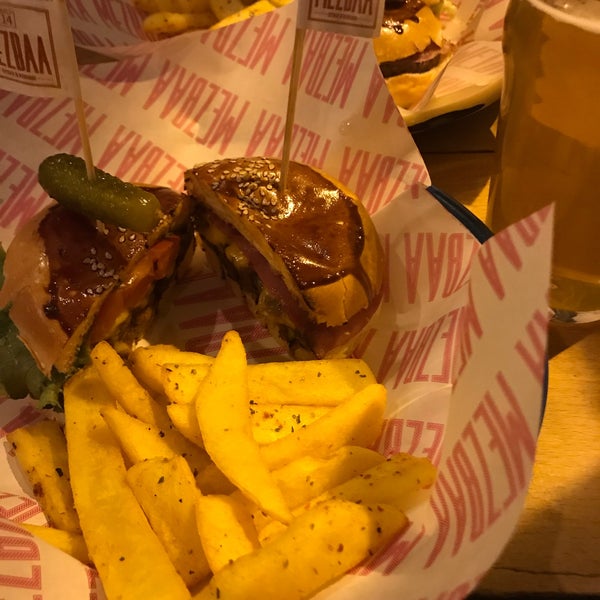 Foto diambil di MEZBAA Steak&amp;Burger oleh Derya pada 12/1/2019