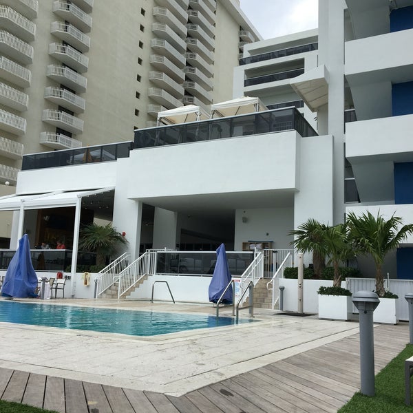 4/4/2016 tarihinde 🎨Ece E.ziyaretçi tarafından Hilton Cabana Miami Beach'de çekilen fotoğraf