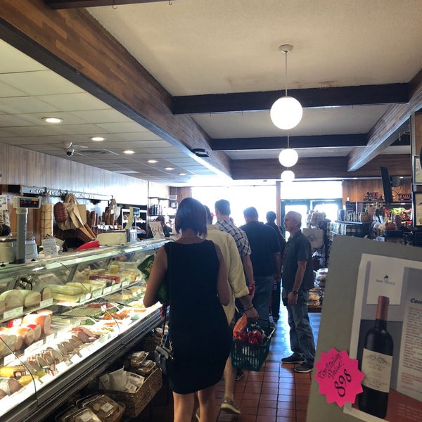 Photo taken at Giuliano&#39;s Delicatessen &amp; Bakery by Harry W. on 6/14/2018