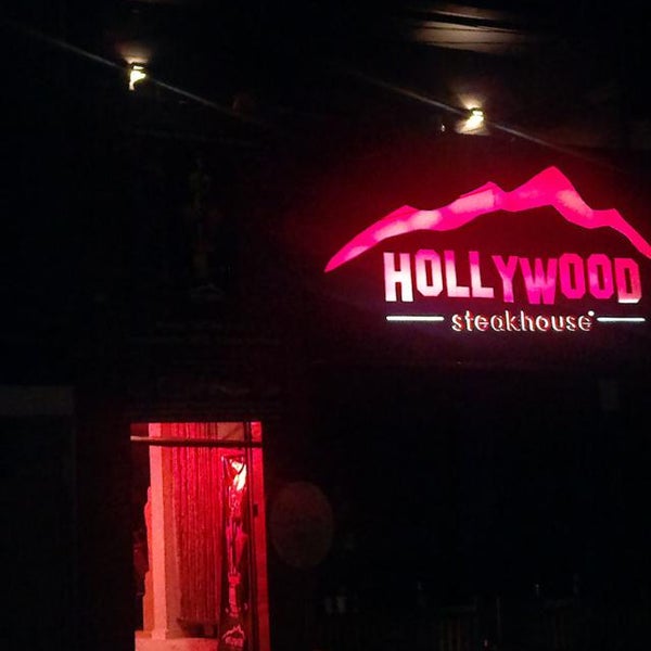 Foto tirada no(a) Hollywood Steakhouse por Bela C. em 3/18/2013