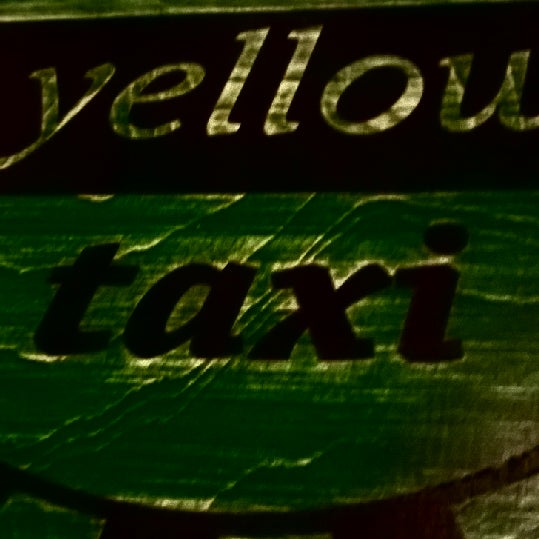 Foto tirada no(a) Big Yellow Taxi Benzin por Ilk(e) N. em 11/8/2014