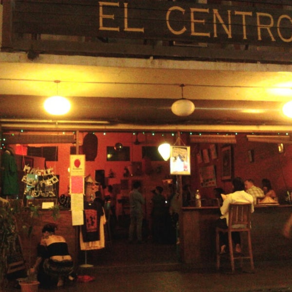 Foto tirada no(a) El Centro por DA F. em 2/10/2014