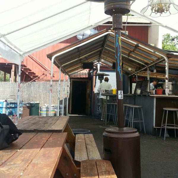 Missouri Lounge Bar in West Berkeley