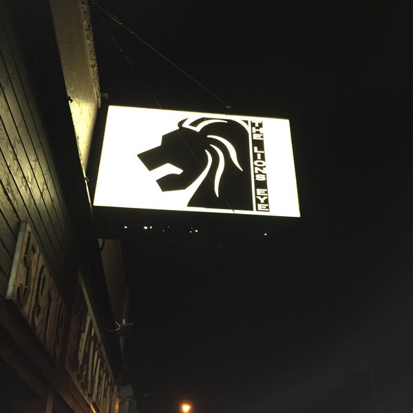 Foto tomada en The Lion&#39;s Eye Tavern  por Angelo D. el 4/14/2015