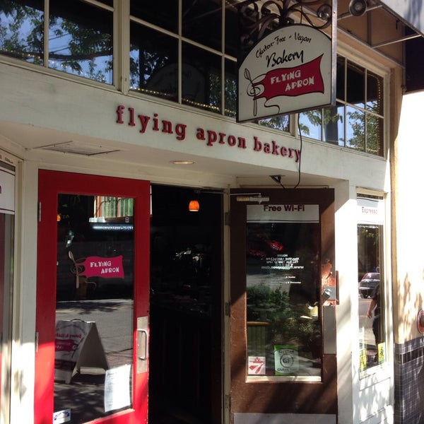 6/5/2014 tarihinde Angelo D.ziyaretçi tarafından Flying Apron Bakery'de çekilen fotoğraf